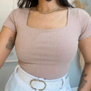 Blusa Manga Curta Gola Quadrada